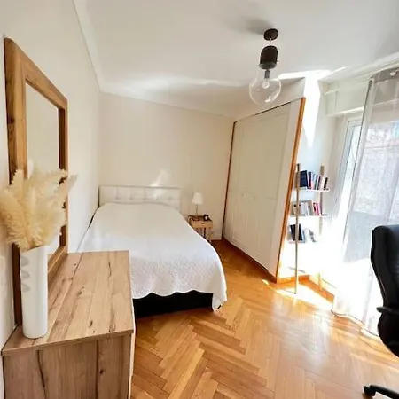 Charming Flat In Heart Of * Nice